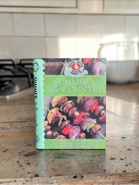 Gooseberry Patch Summer in the Country Cookbook - Hardcover